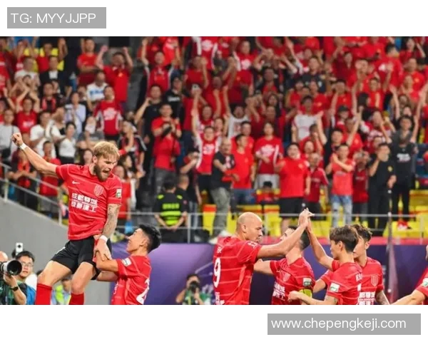 球迷炸锅:世界杯预选赛这一行为引热议! 球迷炸锅:世界杯预选赛这一行为引热议!