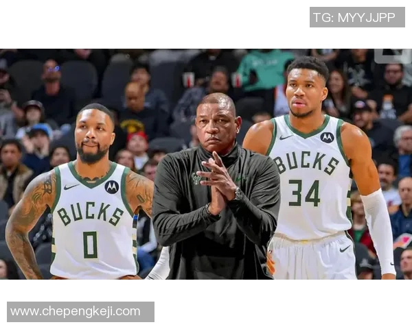 字母哥与教练激烈争执冲突升级 双方情绪失控引发广泛关注 字母哥与教练激烈争执冲突升级 双方情绪失控引发广泛关注